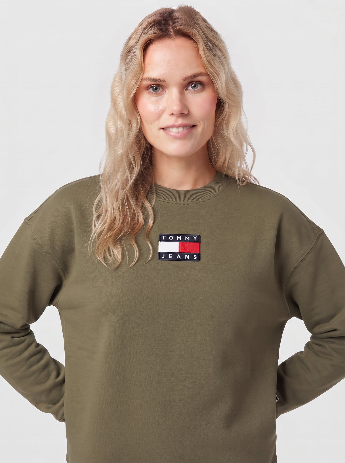 Tommy Jeans RELAXED FIT BADGE SWEATSHIRT